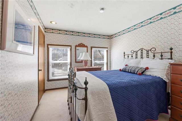 11602 W 99th Place, Overland Park, KS 66214