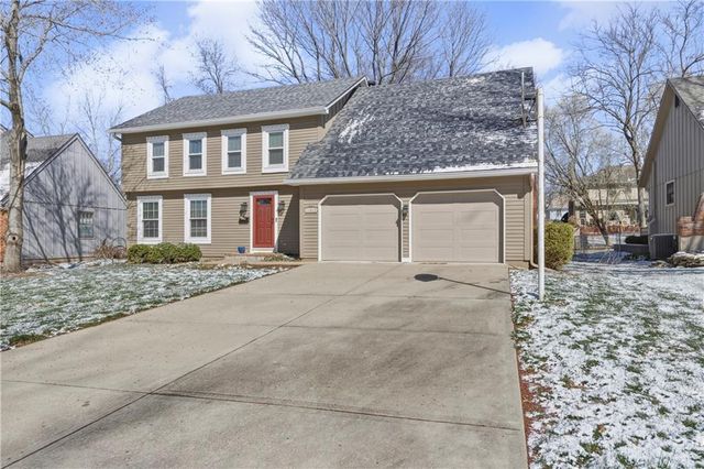 11602 W 99th Place, Overland Park, KS 66214