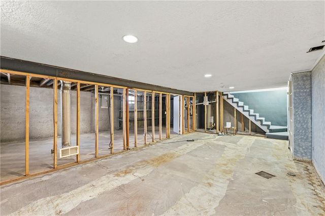 11602 W 99th Place, Overland Park, KS 66214