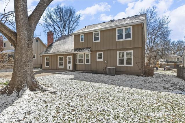 11602 W 99th Place, Overland Park, KS 66214