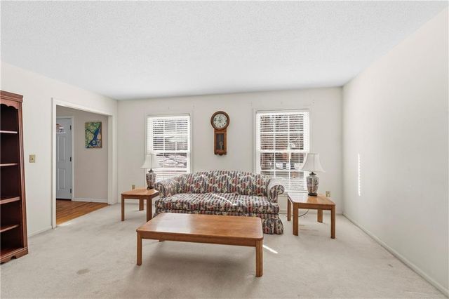 11602 W 99th Place, Overland Park, KS 66214