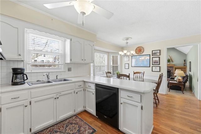 11602 W 99th Place, Overland Park, KS 66214