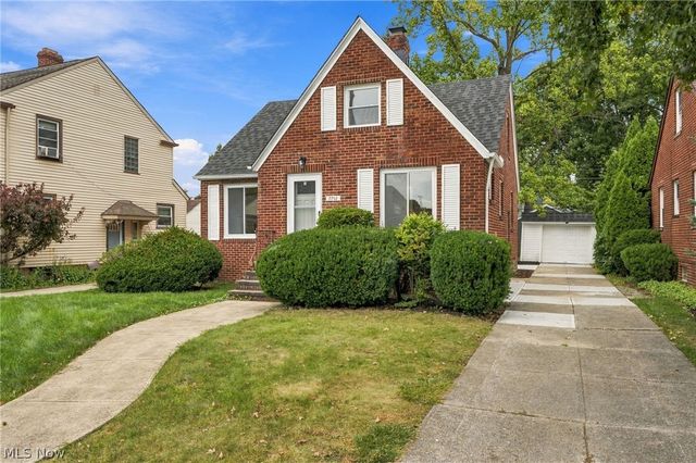 7702 Southington Drive, Parma, OH 44129