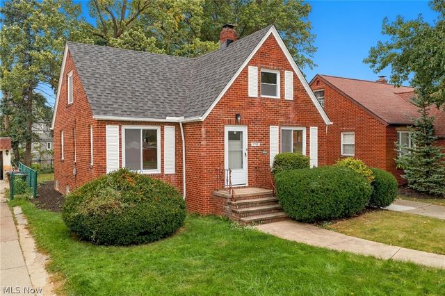 7702 Southington Drive, Parma, OH 44129