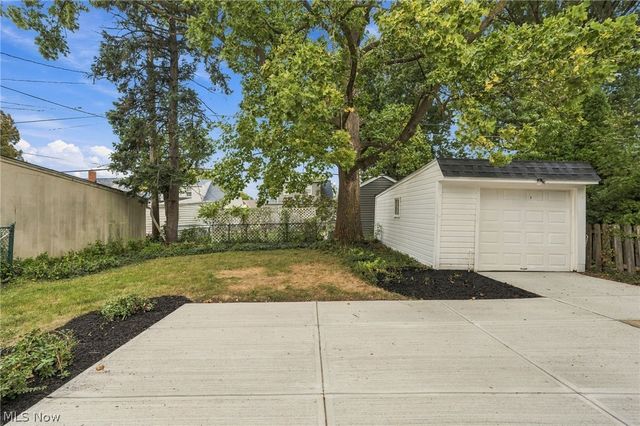7702 Southington Drive, Parma, OH 44129