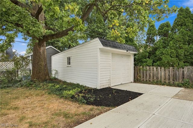 7702 Southington Drive, Parma, OH 44129