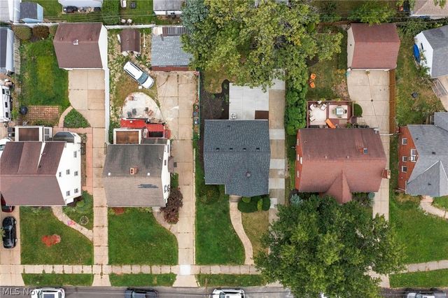 7702 Southington Drive, Parma, OH 44129