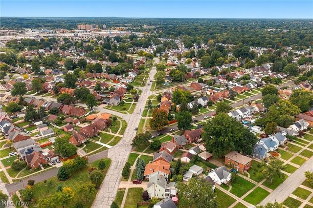 7702 Southington Drive, Parma, OH 44129