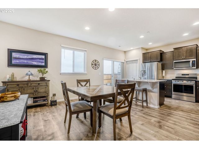 9341 N ALDER St, Camas, WA 98607