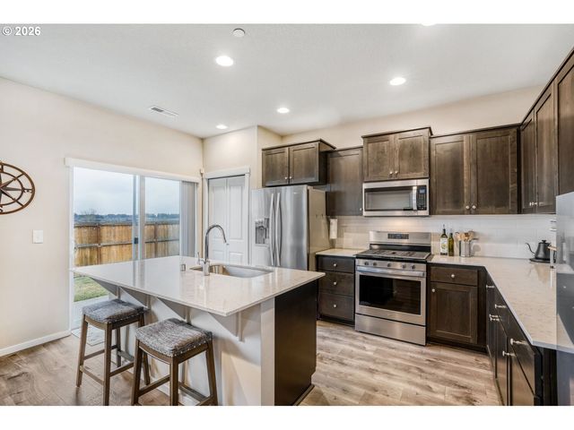 9341 N ALDER St, Camas, WA 98607