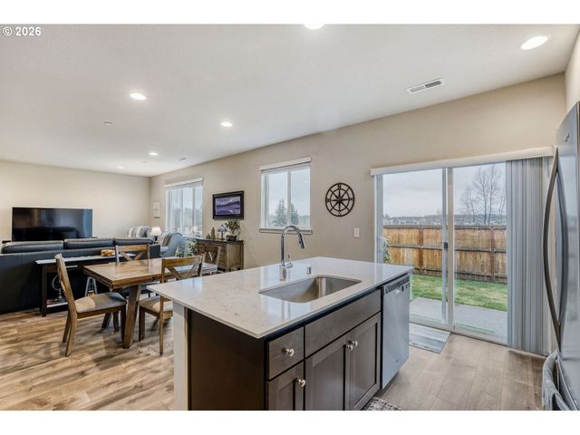 9341 N ALDER St, Camas, WA 98607