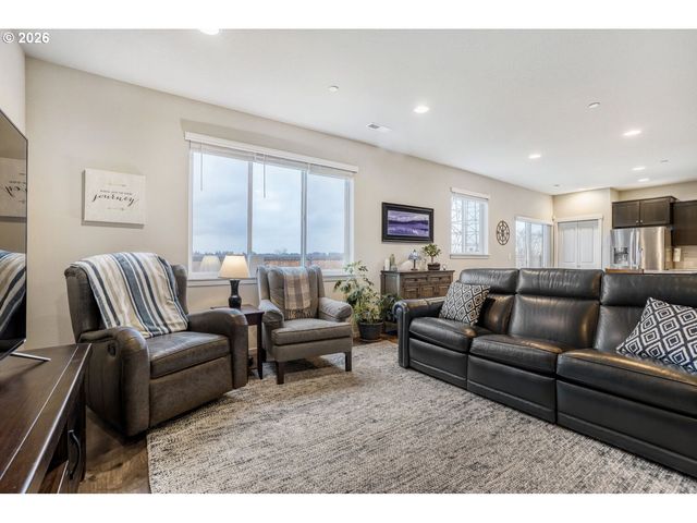 9341 N ALDER St, Camas, WA 98607