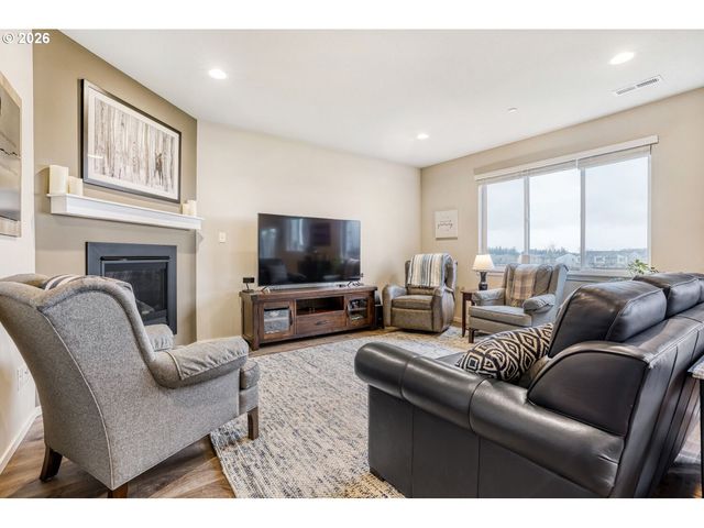 9341 N ALDER St, Camas, WA 98607