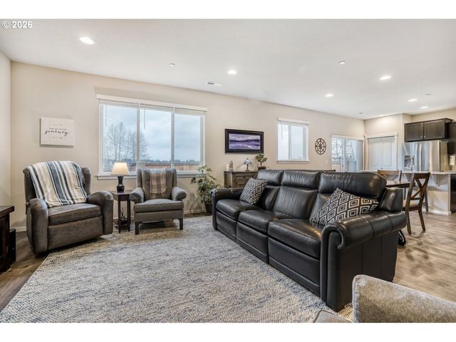 9341 N ALDER St, Camas, WA 98607