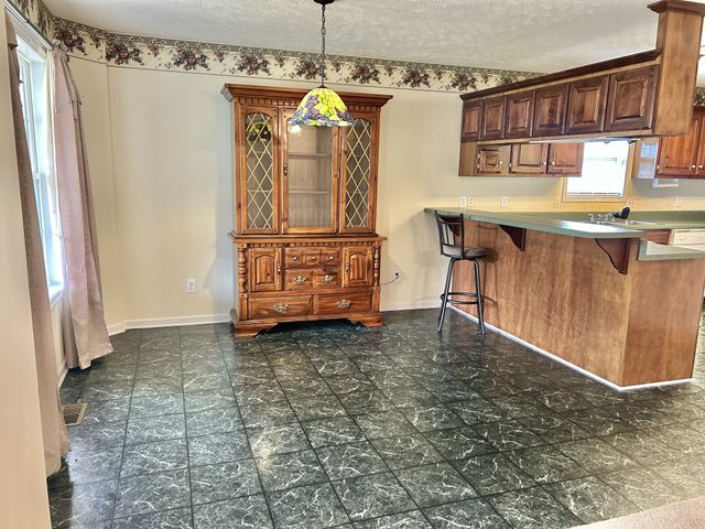 355 W Doak Rd, Manchester, TN 37355