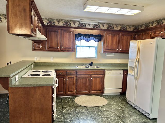 355 W Doak Rd, Manchester, TN 37355