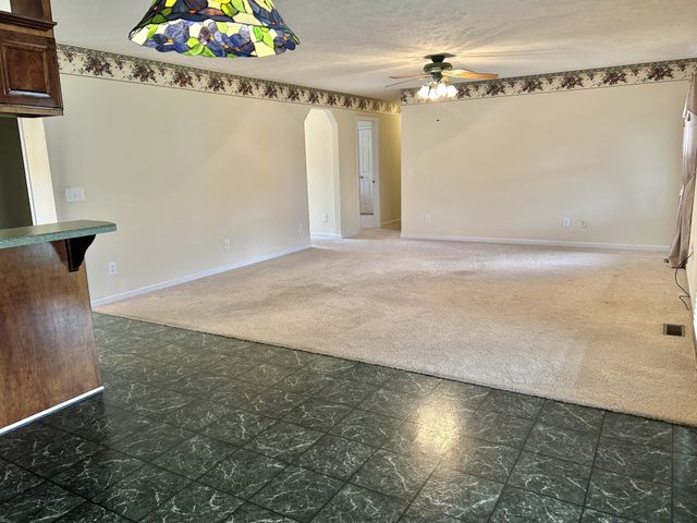 355 W Doak Rd, Manchester, TN 37355