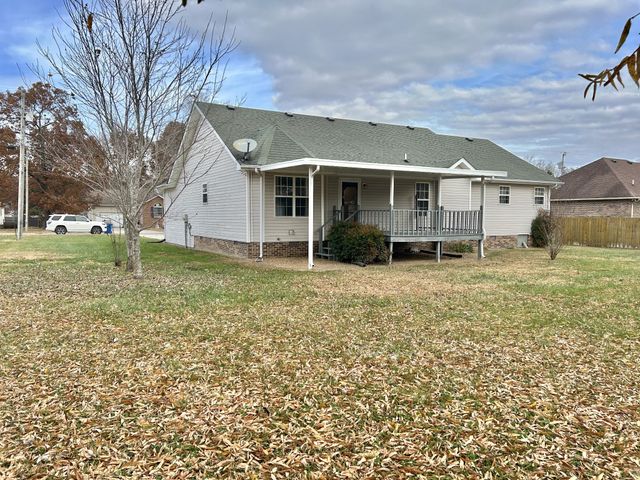 355 W Doak Rd, Manchester, TN 37355