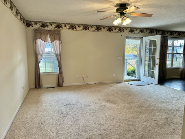 355 W Doak Rd, Manchester, TN 37355