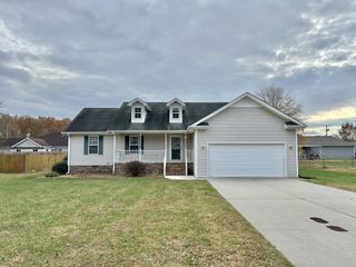 355 W Doak Rd, Manchester, TN 37355