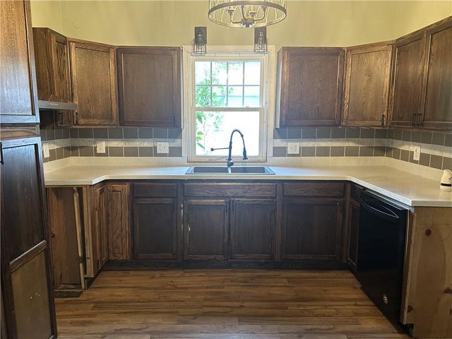 404 Vine Street, Chillicothe, MO 64601