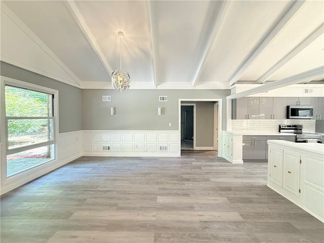 15 Forest Lane, East Greenwich, RI 02818