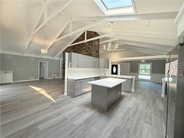 15 Forest Lane, East Greenwich, RI 02818