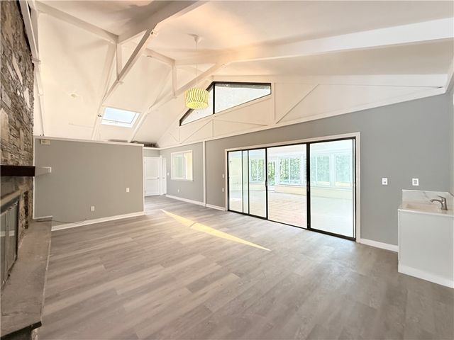 15 Forest Lane, East Greenwich, RI 02818