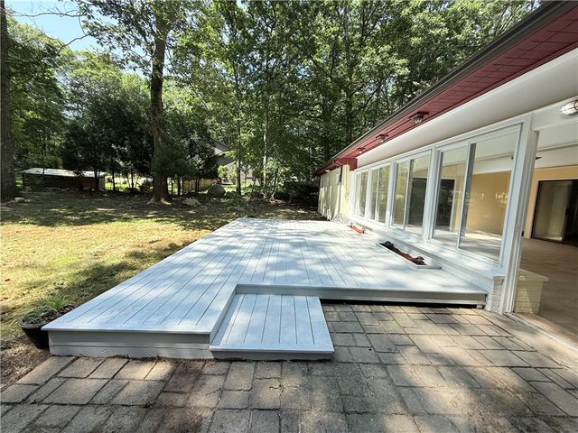 15 Forest Lane, East Greenwich, RI 02818