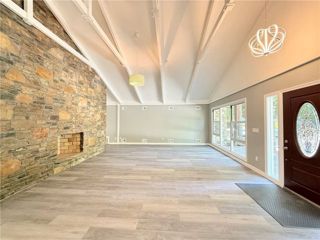 15 Forest Lane, East Greenwich, RI 02818