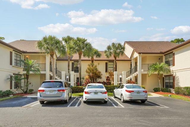 3263 Perimeter Drive, Greenacres, FL 33467