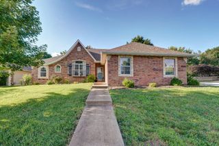 5055 East Cherry Place, Springfield, MO 65809