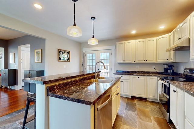 107 E Main St, Ayer, MA 01432
