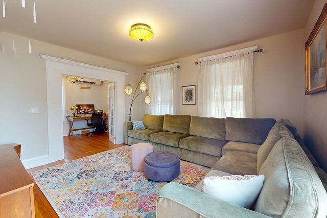107 E Main St, Ayer, MA 01432