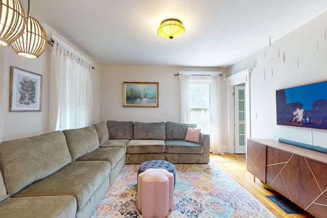 107 E Main St, Ayer, MA 01432