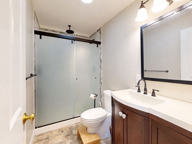 107 E Main St, Ayer, MA 01432