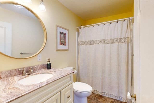 107 E Main St, Ayer, MA 01432