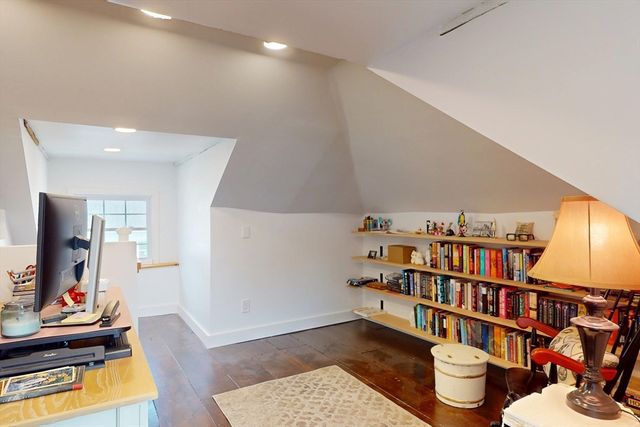 107 E Main St, Ayer, MA 01432