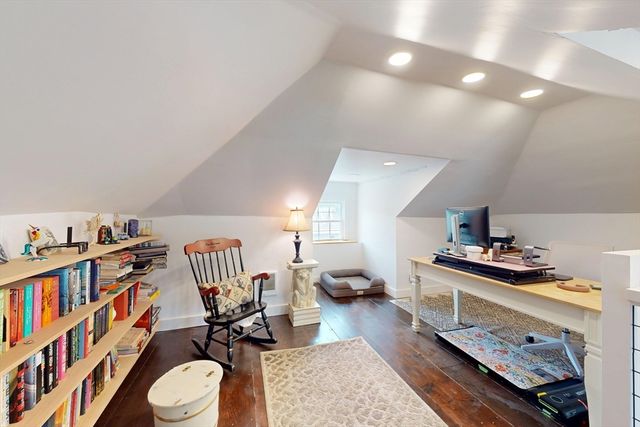 107 E Main St, Ayer, MA 01432