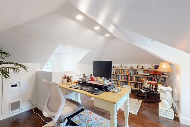 107 E Main St, Ayer, MA 01432