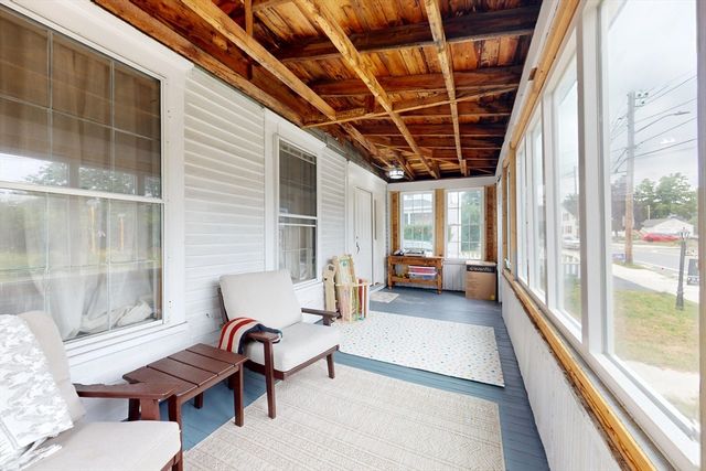 107 E Main St, Ayer, MA 01432
