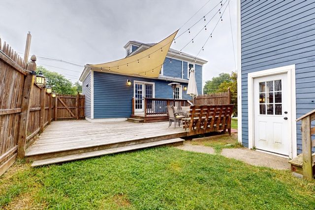 107 E Main St, Ayer, MA 01432