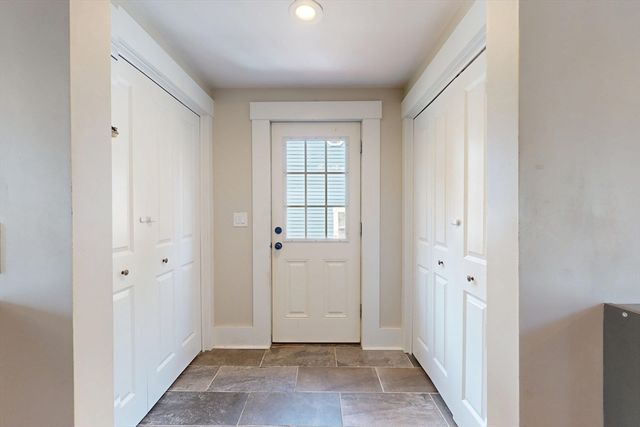 107 E Main St, Ayer, MA 01432