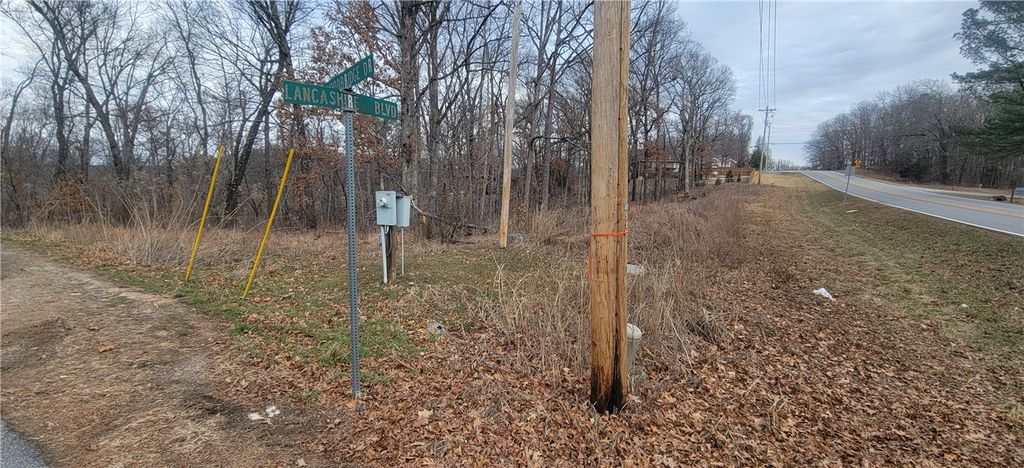 Woodbridge Drive, Bella Vista, AR 72714