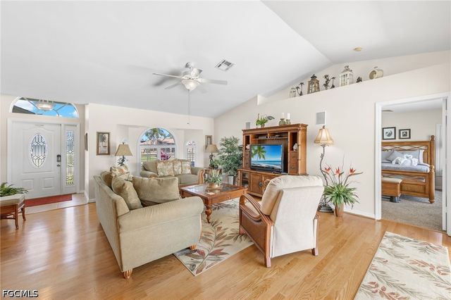 2305 SW 19th PL, Cape Coral, FL 33991