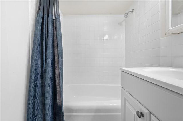 7830 W North Avenue 511, Elmwood Park, IL 60707