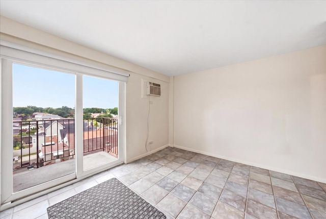7830 W North Avenue 511, Elmwood Park, IL 60707