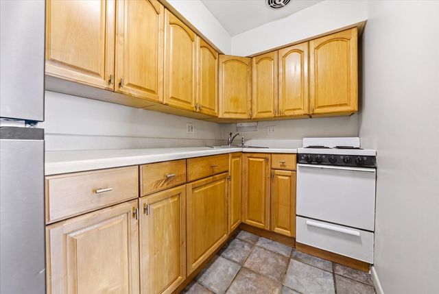 7830 W North Avenue 511, Elmwood Park, IL 60707