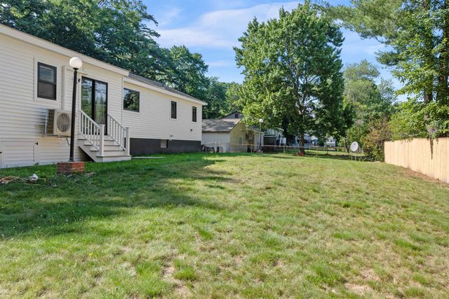 11 Hanson Avenue, Salem, NH 03079
