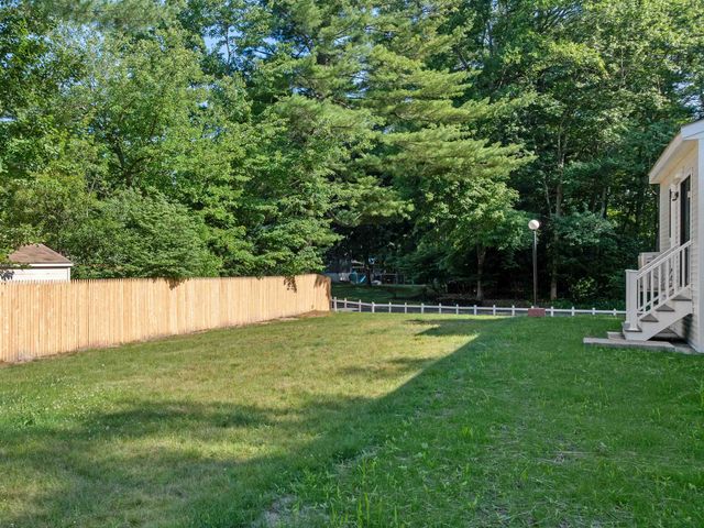 11 Hanson Avenue, Salem, NH 03079